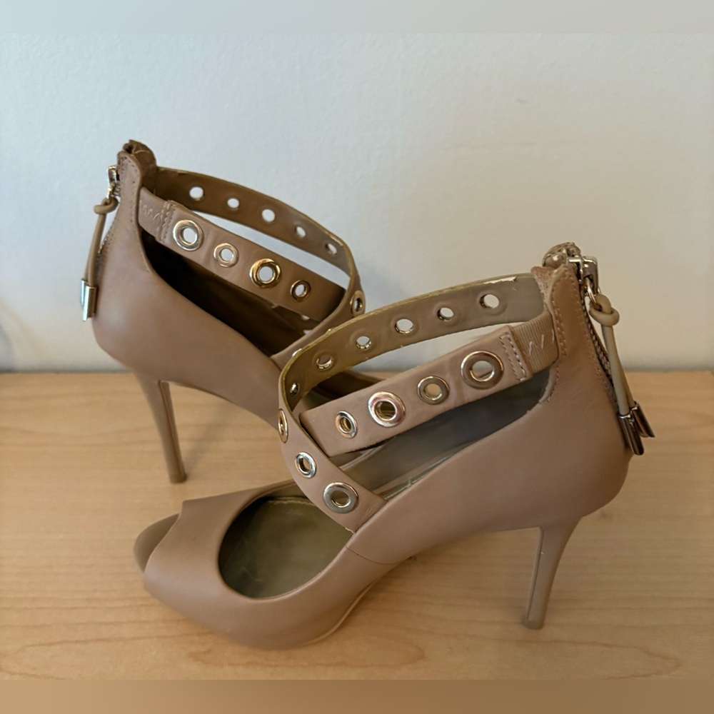 WHITE HOUSE BLACK MARKET ALYSE CAMEL HEELS SIZE 6M - Picture 7 of 8